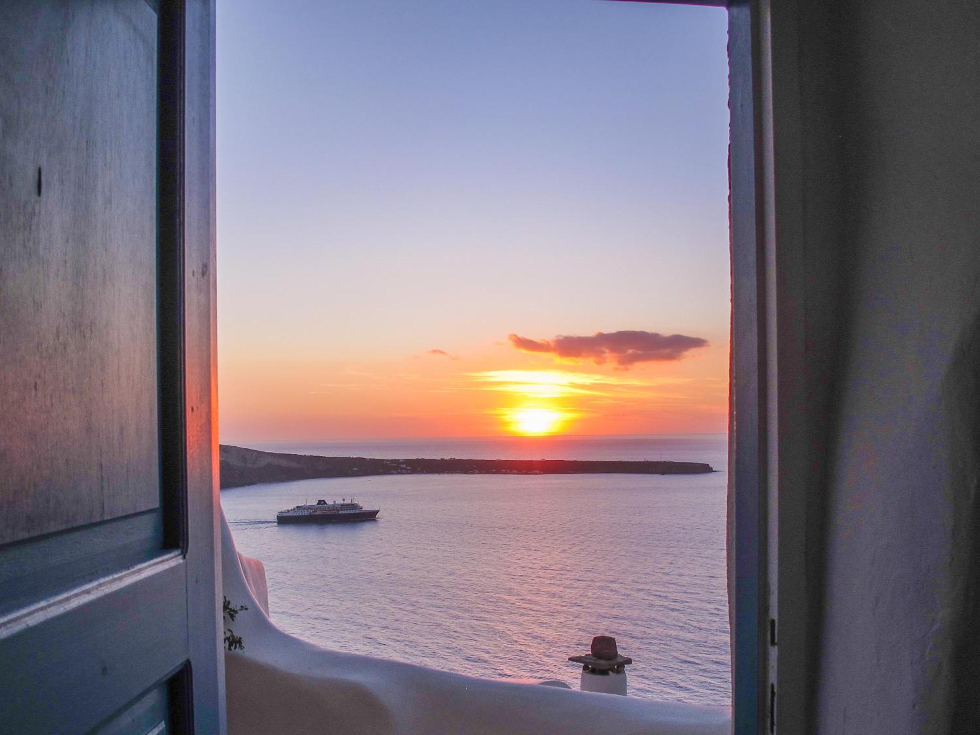 Santorini Paradise Cave Houses Oia  Exterior photo